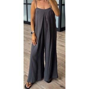 Talulah Charcoal Gray Cotton Gauze Wide Leg Jumpsuit Pleated Front Womens Medium